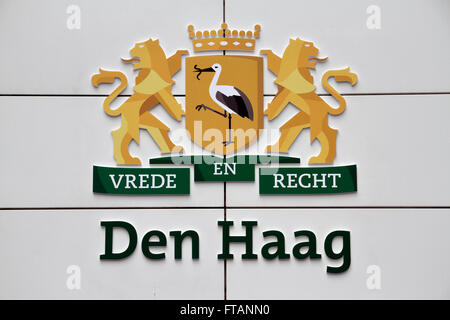 Das Logo und Slogan für den Haag, 'Vrede En Recht Den Haag"in den Haag, Niederlande. Stockfoto