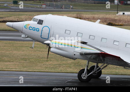 C-GGSU, eine Basler BT-67 (eine umgebaute Douglas DC-3/C-47) betriebenen CGG Aviation am Flughafen Prestwick. Stockfoto