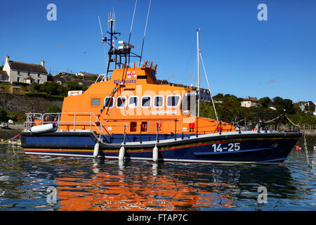 Ballycotton, Co Cork, Irland. 12. August 2015. Die RNLI TRENT CLASS LIFEBOAT14-25 Austin Lidbury im Hafen von Ballycotton Stockfoto
