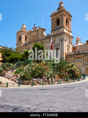 Die Stiftskirche St. Lawrence ist ein Auftrag von Saint John erste Konventualen-Kirche befindet sich in Birgu in Malta. Stockfoto