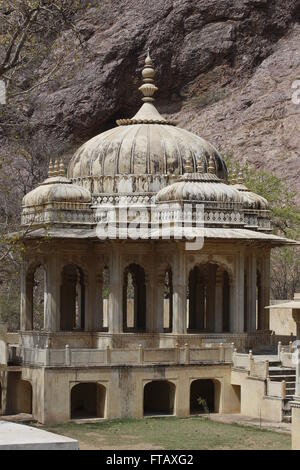 Gaitore Ki Chhatriyan, Jaipur, Rajasthan, Indien. Das Ehrenmal für die Maharadschas von Jaipur Stockfoto