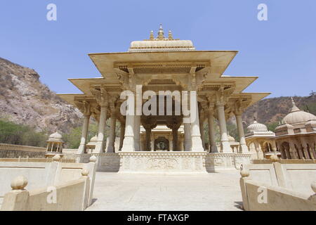 Gaitore Ki Chhatriyan, Jaipur, Rajasthan, Indien. Das Ehrenmal für die Maharadschas von Jaipur Stockfoto