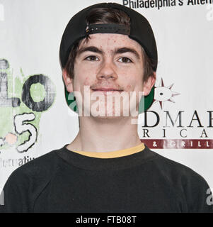 Bala Cynwyd, Pennsylvania, USA. 25. März 2016. Britischer Sänger und Songschreiber Declan McKenna Besuche Radio 1045. Stockfoto