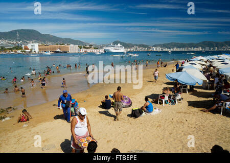 Playa Tlacopanocha und Bucht von Acapulco in Acapulco, Mexiko. Stockfoto