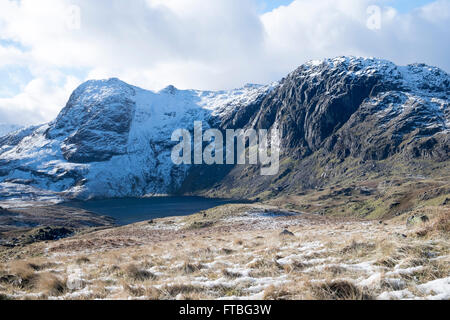 Pavey Arche und saisonabhängige im Schnee, Lake District Stockfoto