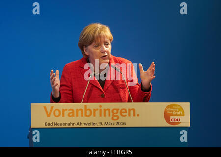 Bundeskanzlerin Angela Merkel bei einer Kommunalwahl Kampagne Kundgebung in Bad Neuenahr, Rheinland-Pfalz, Deutschland Stockfoto