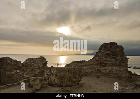 Sonnenuntergang am Strand bei Nora archäologische Stätte, in der Nähe der Stadt Pula, Sardinien Stockfoto