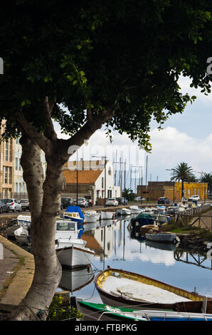 Hafen für Fischerboote in Carloforte, Insel San Pietro, Sardinien Stockfoto