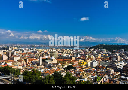 Weiten Panoramablick von Cagliari vom Castello Wände, Sardinien Stockfoto