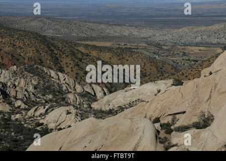 Berg des Teufels Punchbowl natürlichen Bereich County Los Angeles San Andres Schuld Fraktur Canyon bluff Punchbowl und Pinyon-Fehler Stockfoto