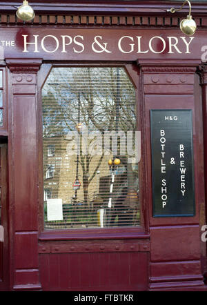 Hopfen & Herrlichkeit Handwerk Bier Pub und Shop, Islington, London Stockfoto