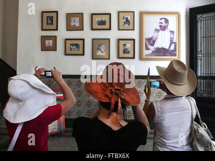 Kuba - September 2011: Havanna, Hotel Ambos Munos, wo Ernest Hemingway für die acht Glocken Maut in Obispo Straße im alten H schrieb Stockfoto