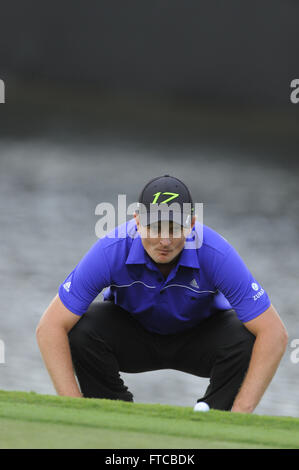 Doral, Fla, USA. 11. März 2012. Justin Rose während der Endrunde der World Golf Championship Cadillac Championship auf dem TPC Blue Monster Course im Doral Golf Resort And Spa auf 11. März 2012 in Doral, Florida ZUMA PRESS / Scott A. Miller. © Scott A. Miller/ZUMA Draht/Alamy Live-Nachrichten Stockfoto