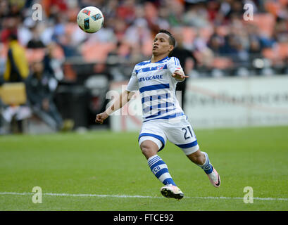 Washington, DC, USA. 26. März 2016. 20160326 - FC Dallas Mittelfeldspieler MICHAEL BARRIOS (21) vorab dem Ball gegen D.C. United in der zweiten Hälfte im RFK Stadium in Washington. © Chuck Myers/ZUMA Draht/Alamy Live-Nachrichten Stockfoto