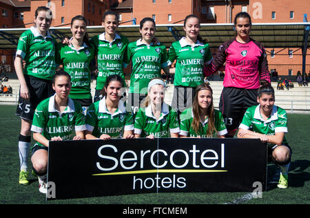 Oviedo, Spanien. 27. März 2016. Erste Mannschaft von Oviedo Moderno CF während des Fußballspiels der spanischen Frauen-Fußball-Liga zwischen Oviedo Moderno CF und RCD Espanyol im Diaz Vega-Stadion am 27. März 2016 in Oviedo, Spanien. Bildnachweis: David Gato/Alamy Live-Nachrichten Stockfoto