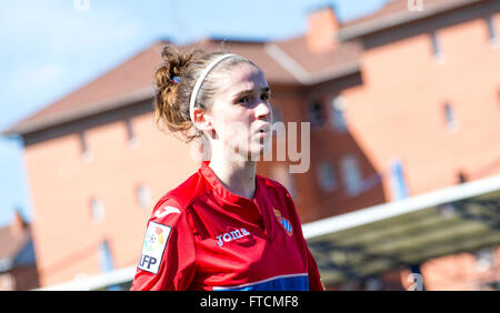 Oviedo, Spanien. 27. März 2016. Julia Rebollo (RCD Espanyol) während des Fußballspiels der spanischen Frauen-Fußball-Liga zwischen Oviedo Moderno CF und RCD Espanyol im Diaz Vega-Stadion am 27. März 2016 in Oviedo, Spanien. Bildnachweis: David Gato/Alamy Live-Nachrichten Stockfoto