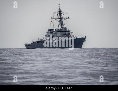 130919-N-XZ912-011 Mittelmeer (19. September 2013) die Arleigh-Burke-Klasse geführte Flugkörper Zerstörer USS Barry (DDG-52), Gridley in Norfolk, Virginia, ist derzeit auf eine geplante Bereitstellung unterstützen maritimer Sicherheitsoperationen und Sicherheitsbemühungen Zusammenarbeit Theater in den USA 6. Flotte Einsatzgebiet. (Foto: U.S. Navy Mass Communication Specialist 1. Klasse Christopher B. Stoltz/Approved Version) Stockfoto