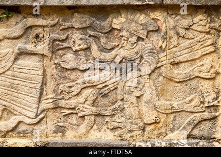 Plattform der Adler und Jaguare, geschnitzten Reliefs, Chichen Itza, Yucatan, Mexiko Stockfoto