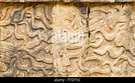 Plattform der Adler und Jaguare, geschnitzten Reliefs, Chichen Itza, Yucatan, Mexiko Stockfoto