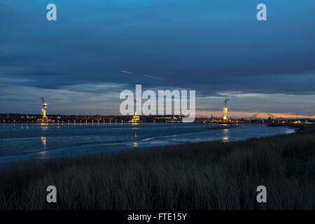 Mersey Gateway-Projekt. Bau einer neuen Brücke über den Fluss Mersey stromaufwärts von der Silver Jubilee Runcorn Widnes Brücke Stockfoto