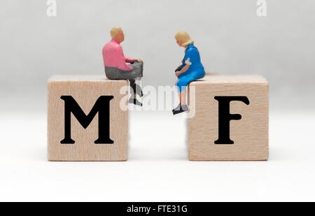 Miniatur-Figuren männliche und weibliche paar Konzept. Stockfoto