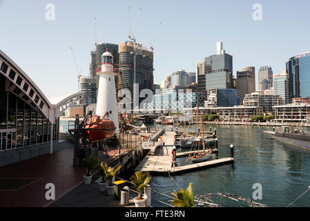Wasser von der Australian National Maritime Museum. Es ist ein staatlich betriebenen maritimes Museum am Darling Harbour in S Stockfoto
