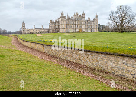 Ha Ha in Burghley House, einem großen aus dem 16. Jahrhundert-Landhaus in der Nähe von Stamford, Lincolnshire / Cambridgeshire, England, UK. Stockfoto