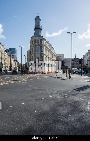 Das Leuchtturm-Gebäude, jetzt restauriert, auf Grays Inn Road neben dem Kings Cross Bahnhof in central London, UK Stockfoto