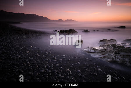Sonnenaufgang über der Küste in Kaikoura Stockfoto