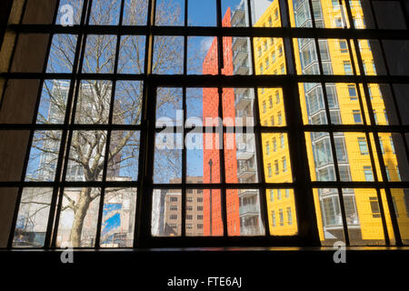 Central Saint Giles Entwicklung von Renzo Piano, genommen von St Giles-in-the-Fields Kirche, London, Camden, Vereinigtes Königreich Stockfoto