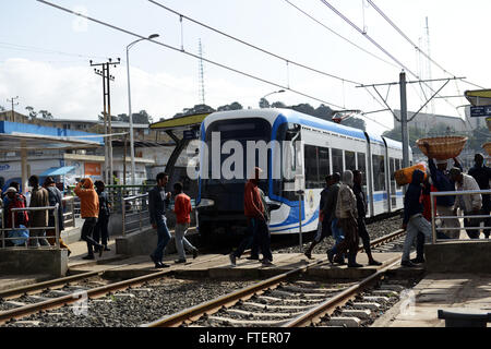Der neue s-Bahn-Zug in Addis Abeba, Äthiopien. Stockfoto