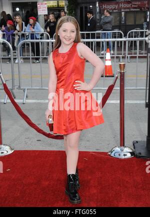 Los Angeles, CA, USA. 28. März 2016. Ella Anderson im Ankunftsbereich für THE BOSS Premiere, Regency Westwood Village Theatre, Los Angeles, CA 28. März 2016. Bildnachweis: Dee Cercone/Everett Collection/Alamy Live-Nachrichten Stockfoto