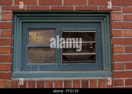 Seattle, Kalifornien, USA. 21. März 2016. Die himmlischen Duft von Schokolade auf der anderen Straßenseite im entlüftet ist die an der Theo Chocolate Factory Store in Seattle, Washington. © Bruce Chambers/ZUMA Draht/Alamy Live-Nachrichten Stockfoto