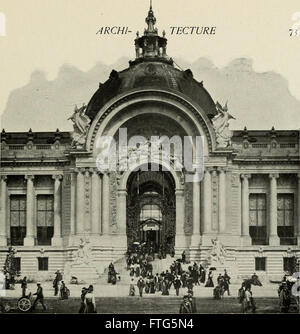 „Exposition universelle, 1900“ zeigt die Meisterwerke, die während der Weltausstellung 1900 in Paris ausgestellt wurden, und zeigt bahnbrechende Werke aus Kunst, Technologie und Architektur aus aller Welt. Stockfoto