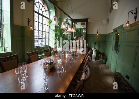 Private Speisezimmer im The Trading House Bar/Restaurant/Pub in Glasgow, Schottland. Stockfoto