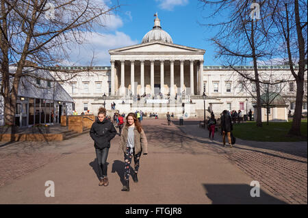 Studenten an der UCL, University College London, London England Großbritannien Stockfoto