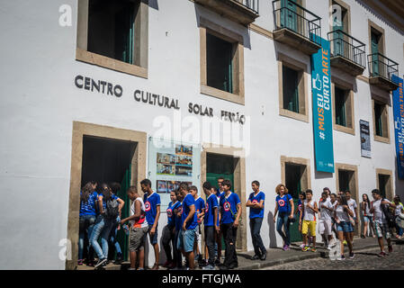 Schule besuchen, Centro Cultural Solar Ferrao, Pelourinho, Salvador, Bahia, Brasilien Stockfoto