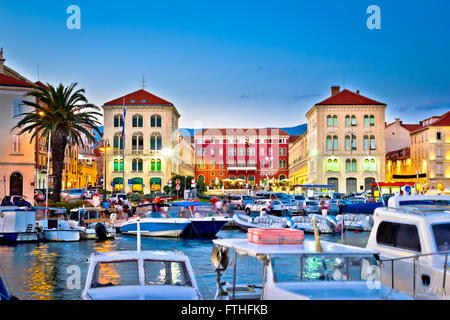 Prokurative Platz in Split Abend bunte Ansicht, Dalmatien, Kroatien Stockfoto