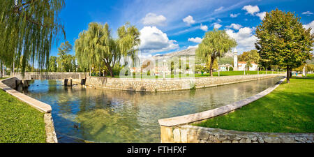 Panoramablick auf Stadt Solin Jadro Fluss, Dalmatien, Kroatien Stockfoto