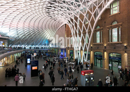 Der neue König Cross Schiene Bahnhofshalle, London, UK Stockfoto