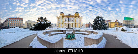 Marschall Tito-Platz in Zagreb Panorama, Winter-Ansicht des Kroatischen Nationaltheater Stockfoto