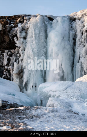 Oxarafoss Wasserfälle, Nationalpark Thingvellir in Schnee und Eis bedeckt Stockfoto