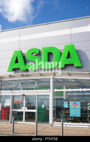 Eingang der ASDA Supermarkt in Seaham, Nord-Ost-England, UK Stockfoto