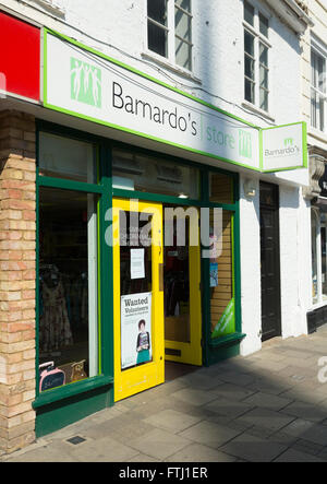 Barnardo es Charity-shop Stockfoto