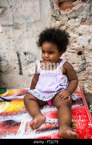 Einjähriges Mädchen, Gentois Gemeinschaft, Bairro da Federahatteo, Salvador, Bahia, Brasilien Stockfoto