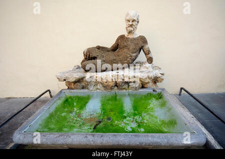 Italien, Latium, Rom, Via del Babbuino, römische Statue des Silen, La Fontana del 'Babuino"eins der sprechenden Statuen Roms Stockfoto