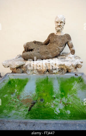 Italien, Latium, Rom, Via del Babbuino, römische Statue des Silen, La Fontana del 'Babuino"eins der sprechenden Statuen Roms Stockfoto