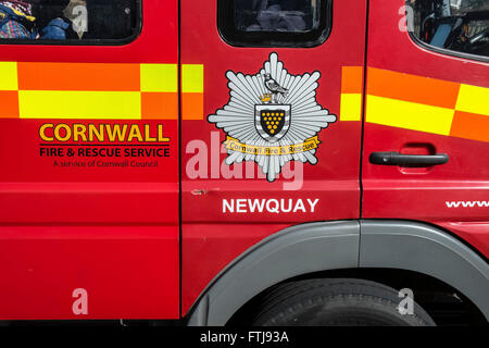 Das Wappen der Cornwall Feuer & Rettungsdienst auf der Seite der Cornish Feuerspritze.