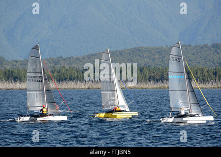 MOANA, NEW ZEALAND, 6. Februar 2016: Segelboote auf Lake Brunner, 6. Februar 2016, New Zealand Stockfoto