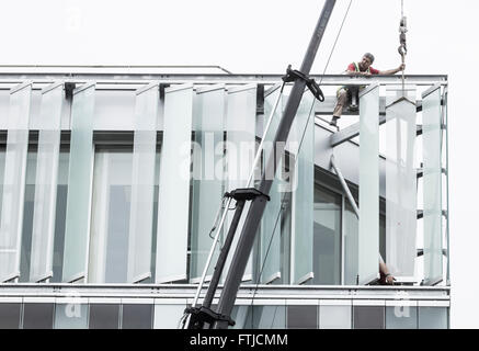 Passend gläsernen Lamellen auf Energie effiziente neue Büro Arbeiter blockieren in Las Palmas, Gran Canaria, Kanarische Inseln, Spanien Stockfoto